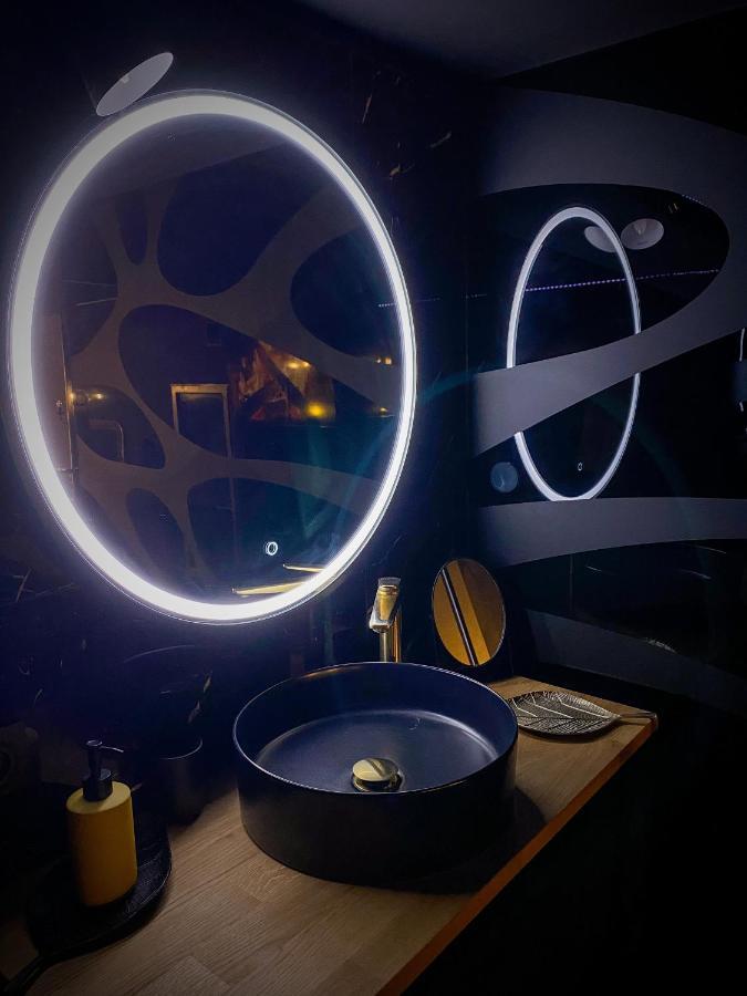 Loveroom Avec Jacuzzi 01 Chazey-sur-Ain Exterior photo